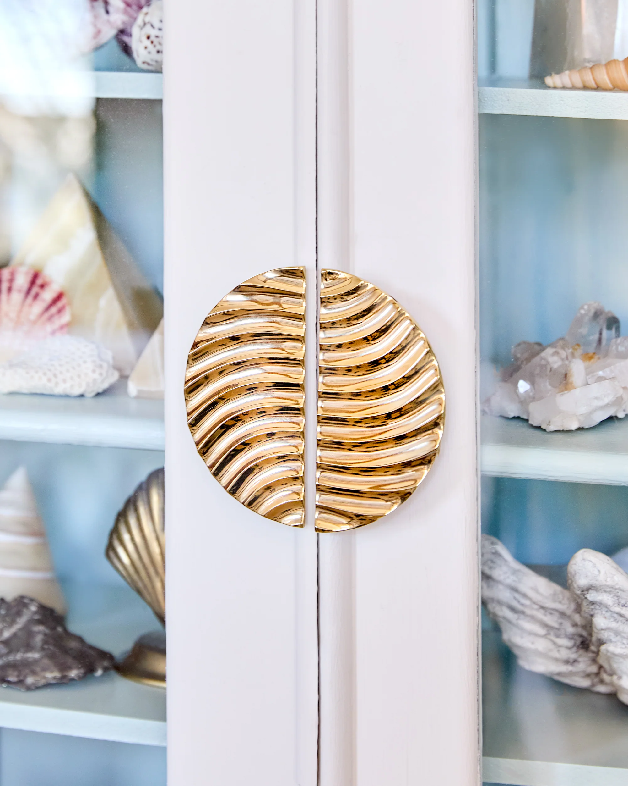 Pair of Medano Pulls, Polished Brass - Image 3